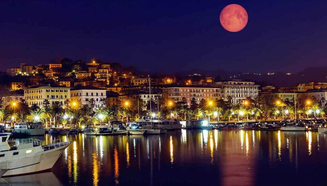 Bed And Boat Holiday Hotel La Spezia Ngoại thất bức ảnh